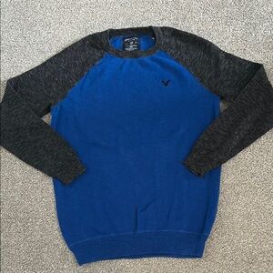 American Eagle men’s sweater Size MT